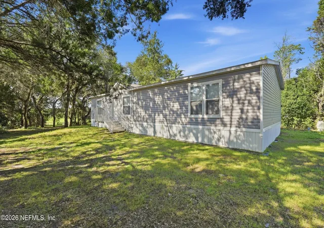 Photo 3 of Manufactured home for sale at 187 Lakeview Dr, Melrose, FL 32666 | MLS# 2165124 | Listing updated on 2026-09-17