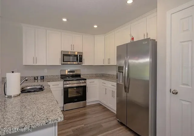 Photo 3 of Single family home for sale at 805 Turtle Crk Dr, Jacksonville, FL 32218 | MLS# 2165064 | Listing updated on 2026-09-21
