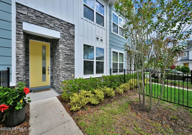 Photo 2 of Townhouse for sale at 11114 Binary Ct, Jacksonville, FL 32256 | MLS# 2165008 | Listing updated on 2026-10-01