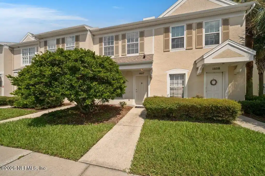 Listing Photo 1 - Condo for sale in 8230 Dames Pt Xing Blvd located at 8230 Dames Pt Xing Blvd, Jacksonville, FL 32277 - Unit #1607