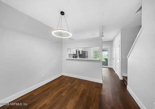 Listing Photo 4 - Condo for sale in building located at 8230 Dames Pt Xing Blvd, Jacksonville, FL 32277 - Unit #1607