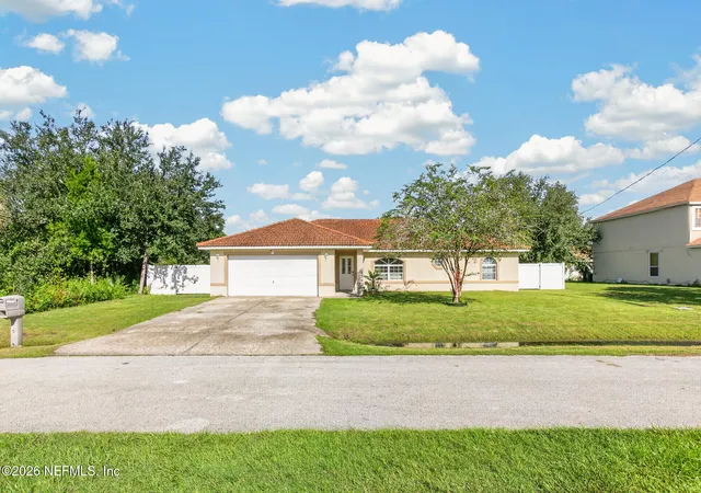 Photo 3 of Single family home for sale at 9 Big Bear Ln, Palm Coast, FL 32137 | MLS# 2165126 | Listing updated on 2026-10-22