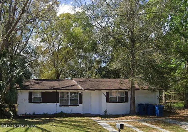 Photo 1 of Sale Pending at 5818 Tusk Ct, Jacksonville, FL 32209 | MLS# 2165117 | Listing updated on 2026-10-05
