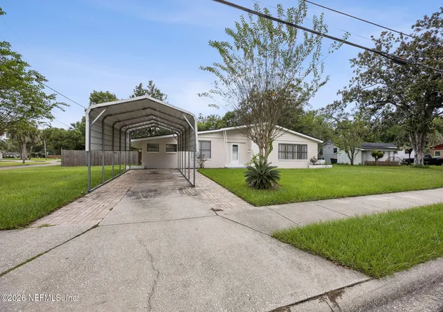 Photo 3 of Single family home for sale at 8124 Sierra Madre Dr W, Jacksonville, FL 32217 | MLS# 2165866 | Listing updated on 2026-09-30