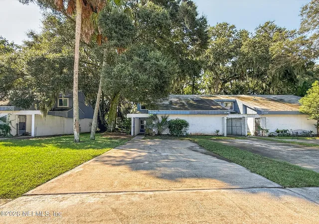 Photo 2 of Townhouse for sale at 1234 Mayport Landing Cir, Jacksonville, FL 32233 | MLS# 2165504 | Listing updated on 2026-09-30