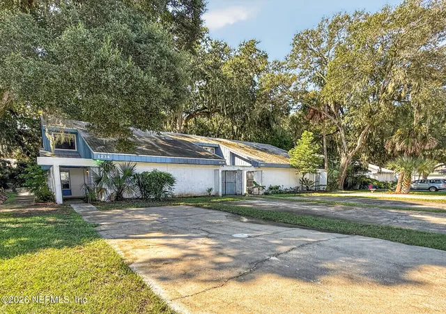 Photo 3 of Townhouse for sale at 1234 Mayport Landing Cir, Jacksonville, FL 32233 | MLS# 2165504 | Listing updated on 2026-09-30