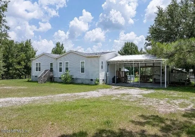 Photo 2 of Manufactured home for sale at 231 Sw Federal Ct, Fort White, FL 32038 | MLS# 2165535 | Listing updated on 2026-10-09