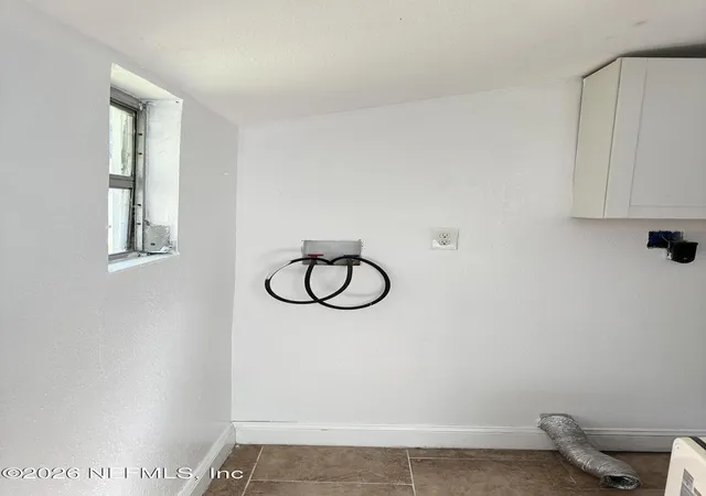 Photo 14 of Sale Pending at 1881 W 4th Street, Jacksonville, FL 32209 | MLS# 2165550 | Listing updated on 2026-10-10