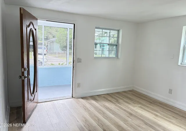 Photo 3 of Sale Pending at 1881 W 4th Street, Jacksonville, FL 32209 | MLS# 2165550 | Listing updated on 2026-10-10