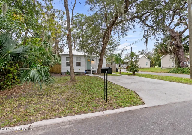 Photo 2 of Single family home for sale at 40 Spring St, Saint Augustine, FL 32084 | MLS# 2165585 | Listing updated on 2026-09-21