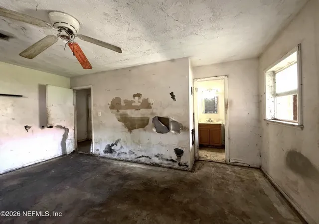Photo 11 of Sale Pending at 131 Park Rd, Interlachen, FL 32148 | MLS# 2165597 | Listing updated on 2026-10-01