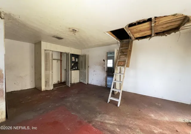 Photo 3 of Sale Pending at 131 Park Rd, Interlachen, FL 32148 | MLS# 2165597 | Listing updated on 2026-10-01