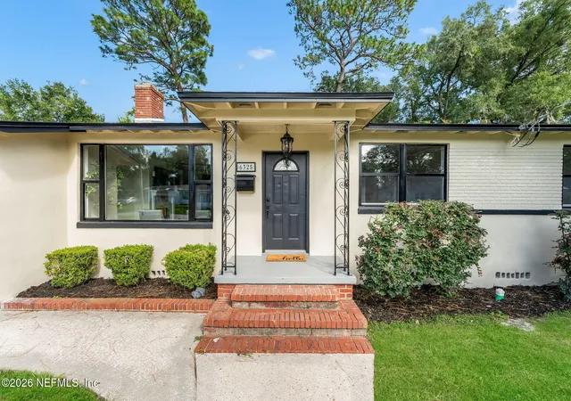 Photo 2 of Sale Pending at 6325 Mercer Cir W, Jacksonville, FL 32217 | MLS# 2165631 | Listing updated on 2026-10-12