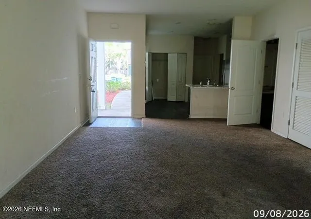 Photo 3 of Townhouse for sale at 8047 Echo Springs Rd, Jacksonville, FL 32256 | MLS# 2165677 | Listing updated on 2026-09-20