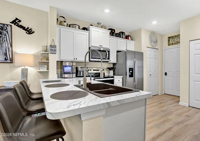 Photo 3 of Townhouse for sale at 874 Capitol Pkwy, Jacksonville, FL 32218 | MLS# 2165810 | Listing updated on 2026-10-07