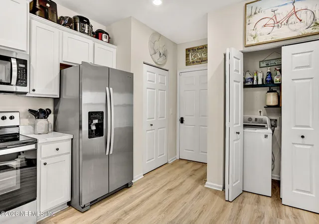 Photo 4 of Townhouse for sale at 874 Capitol Pkwy, Jacksonville, FL 32218 | MLS# 2165810 | Listing updated on 2026-10-07