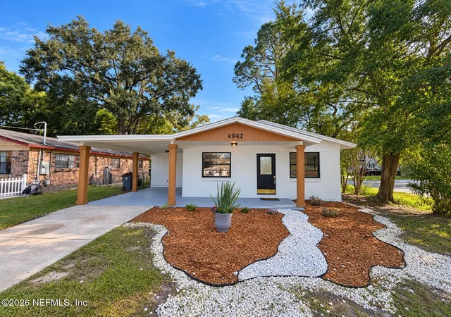 Photo 2 of Single family home for sale at 4942 Spring Glen Rd, Jacksonville, FL 32207 | MLS# 2165816 | Listing updated on 2026-09-21
