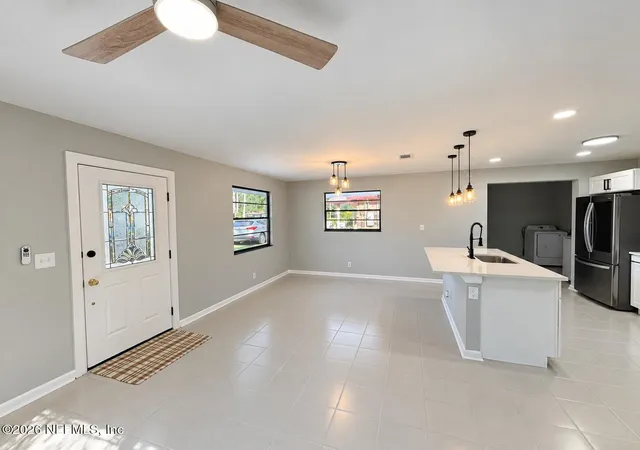 Photo 4 of Single family home for sale at 4942 Spring Glen Rd, Jacksonville, FL 32207 | MLS# 2165816 | Listing updated on 2026-09-21