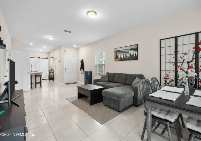 Photo 2 of Townhouse for sale at 893 Capitol Pkwy, Jacksonville, FL 32218 | MLS# 2165919 | Listing updated on 2026-10-04