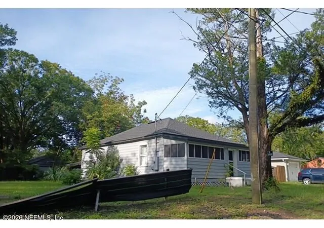 Photo 2 of Sale Pending at 2900 Thomas St, Jacksonville, FL 32254 | MLS# 2165867 | Listing updated on 2026-10-21