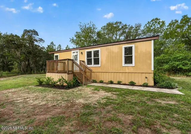 Photo 2 of Manufactured home for sale at 601 Hoover Rd, Palatka, FL 32177 | MLS# 2166080 | Listing updated on 2026-09-29