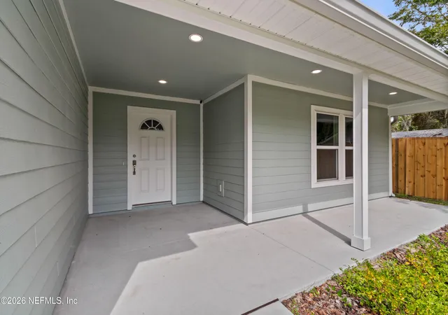 Photo 3 of Single family home for sale at 302 S 14th Street, Palatka, FL 32177 | MLS# 2165946 | Listing updated on 2026-10-02