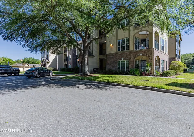 Photo 2 of Condo for sale at 7800 Point Meadows Dr #UNIT  1232, Jacksonville, FL 32256 | MLS# 2166022 | Listing updated on 2026-10-06