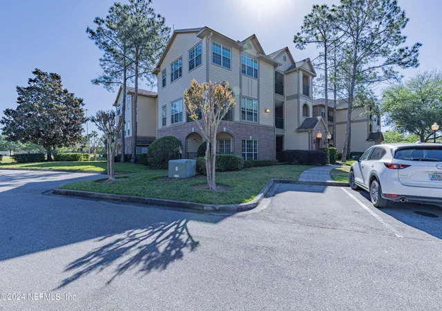 Photo 3 of Condo for sale at 7800 Point Meadows Dr #UNIT  1232, Jacksonville, FL 32256 | MLS# 2166022 | Listing updated on 2026-10-06