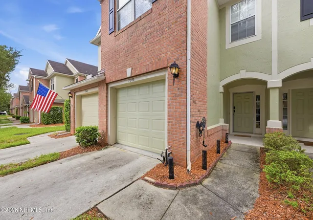 Photo 2 of Single family home for sale at 7546 Scarlet Ibis Ln, Jacksonville, FL 32256 | MLS# 2166252 | Listing updated on 2026-09-27