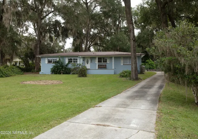 Single family home for sale at 359 SE 4th Avenue, Melrose, FL 32666 | MLS# 2166772