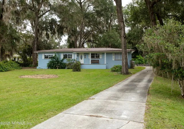 Photo 2 of Single family home for sale at 359 Se 4th Avenue, Melrose, FL 32666 | MLS# 2166772 | Listing updated on 2026-10-25