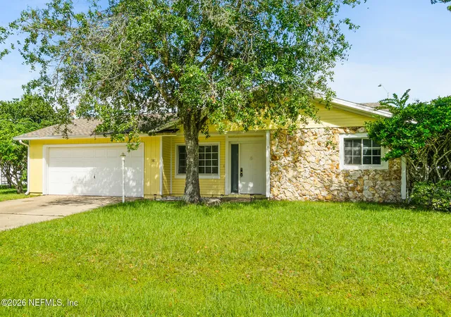 Photo 2 of Single family home for sale at 38 E Diamond Dr, Palm Coast, FL 32164 | MLS# 2166797 | Listing updated on 2026-10-19
