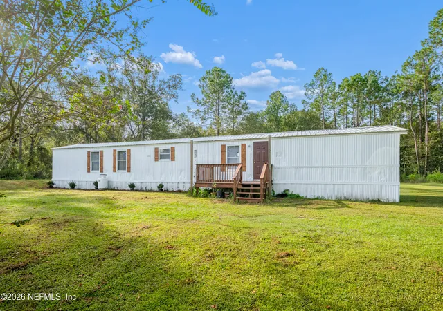 Photo 3 of Manufactured home for sale at 17396 S Ridgewood Dr, Glen Saint Mary, FL 32040 | MLS# 2167236 | Listing updated on 2026-10-02