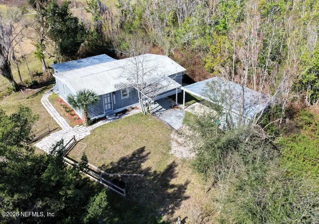 Photo 1 of Sale Pending at 152 Alligator Cir, Crescent City, FL 32112 | MLS# 2167586 | Listing updated on 2026-10-29