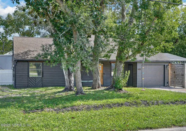 Photo 3 of Single family home for sale at 821 Queen Rd, Saint Augustine, FL 32086 | MLS# 2169543 | Listing updated on 2026-10-25