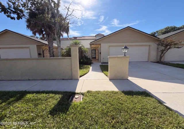 Photo 1 of Townhouse for sale at 204 Gerado St, Saint Augustine, FL 32080 | MLS# 2168117 | Listing updated on 2026-10-22