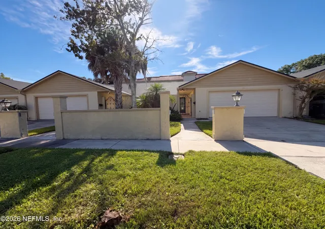Photo 2 of Townhouse for sale at 204 Gerado St, Saint Augustine, FL 32080 | MLS# 2168117 | Listing updated on 2026-10-22