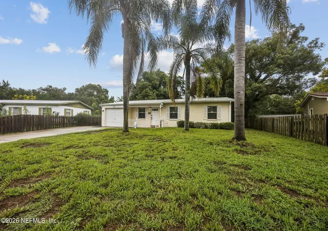 Photo 3 of Single family home for sale at 321 Chapel Rd, Saint Augustine, FL 32084 | MLS# 2168449 | Listing updated on 2026-10-25