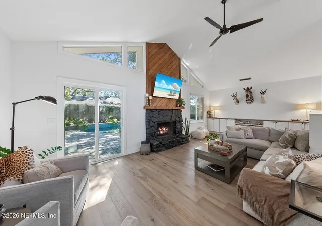 Photo 4 of Single family home for sale at 1105 Kings Rd, Neptune Beach, FL 32266 | MLS# 2168607 | Listing updated on 2026-10-27