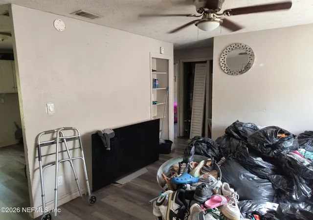 Photo 3 of Single family home for sale at 4409 Melvin Cir W, Jacksonville, FL 32210 | MLS# 2168924 | Listing updated on 2026-10-28