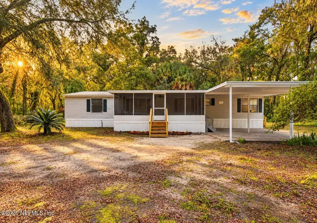 Manufactured home for sale at 300 E Kansas St, Florahome, FL 32140 | MLS# 2169446