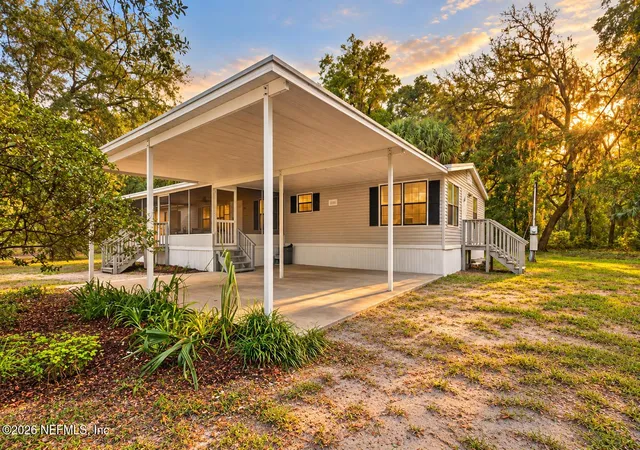 Photo 2 of Manufactured home for sale at 300 E Kansas St, Florahome, FL 32140 | MLS# 2169446 | Listing updated on 2026-10-27