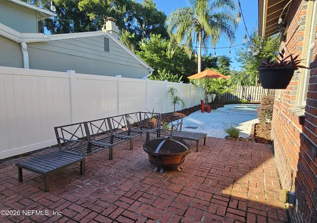 Photo 3 of Single family home for sale at 1237 Greenridge Rd, Jacksonville, FL 32207 | MLS# 2169414 | Listing updated on 2026-10-28