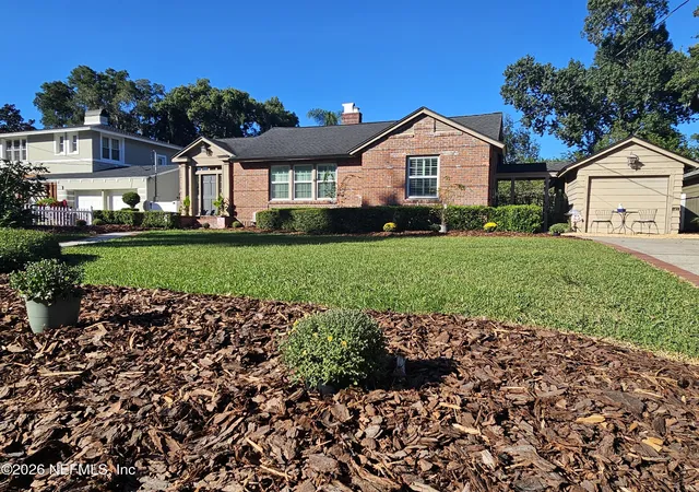 Photo 4 of Single family home for sale at 1237 Greenridge Rd, Jacksonville, FL 32207 | MLS# 2169414 | Listing updated on 2026-10-28