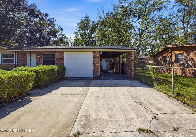 Photo 4 of Sale Pending at 9430 Little John Rd, Jacksonville, FL 32208 | MLS# 2169658 | Listing updated on 2026-10-28