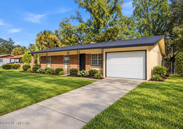 Photo 3 of Single family home for sale at 6865 Rhode Is Dr E, Jacksonville, FL 32209 | MLS# 2170277 | Listing updated on 2026-10-30