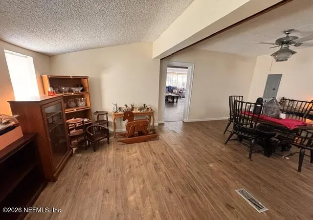 Photo 2 of Single family home for sale at 1801 Valencia Dr, Jacksonville, FL 32207 | MLS# 2170276 | Listing updated on 2026-10-29