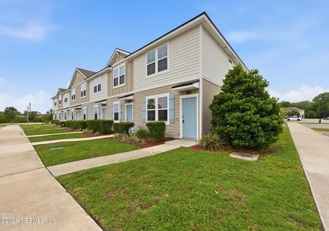 Townhouse for sale at 20 Red House Cir, Saint Augustine, FL 32084 | MLS# 2170412