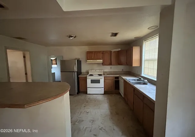 Photo 3 of Single family home for sale at 436 King St, Jacksonville, FL 32204 | MLS# 2170578 | Listing updated on 2026-10-26
