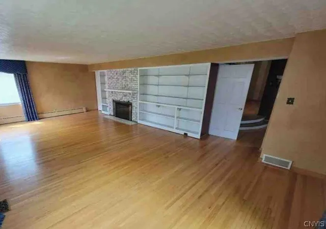 Photo 3 of Sale Pending at 91 Mount Vernon Rd, Buffalo, NY 14226 | MLS# S1599641 | Listing updated on 2026-09-08